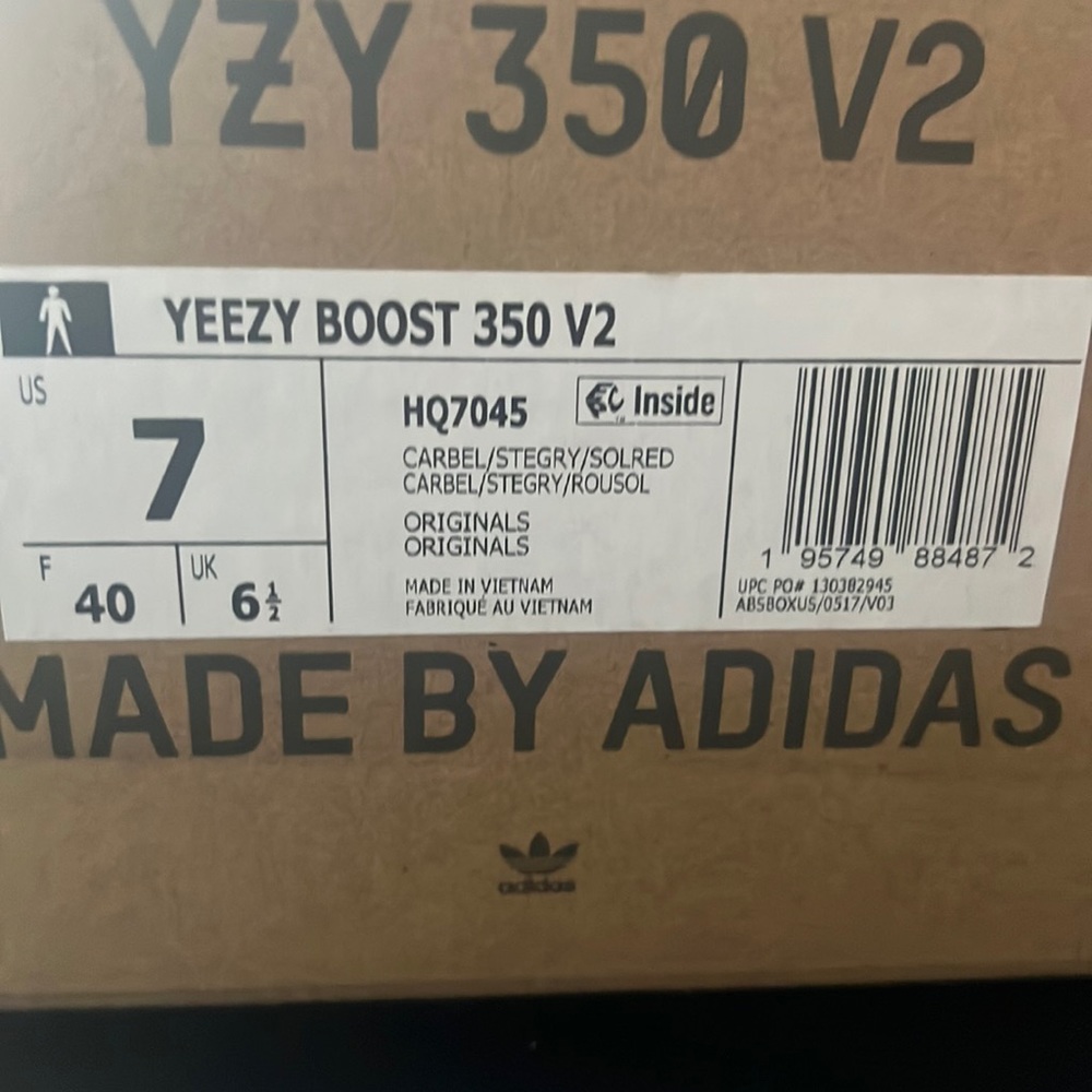 Brand New Yeezy. Too small trying to sell them.